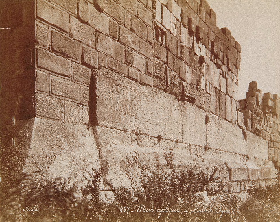 Mur cyclopeen à Balbek, Syrie