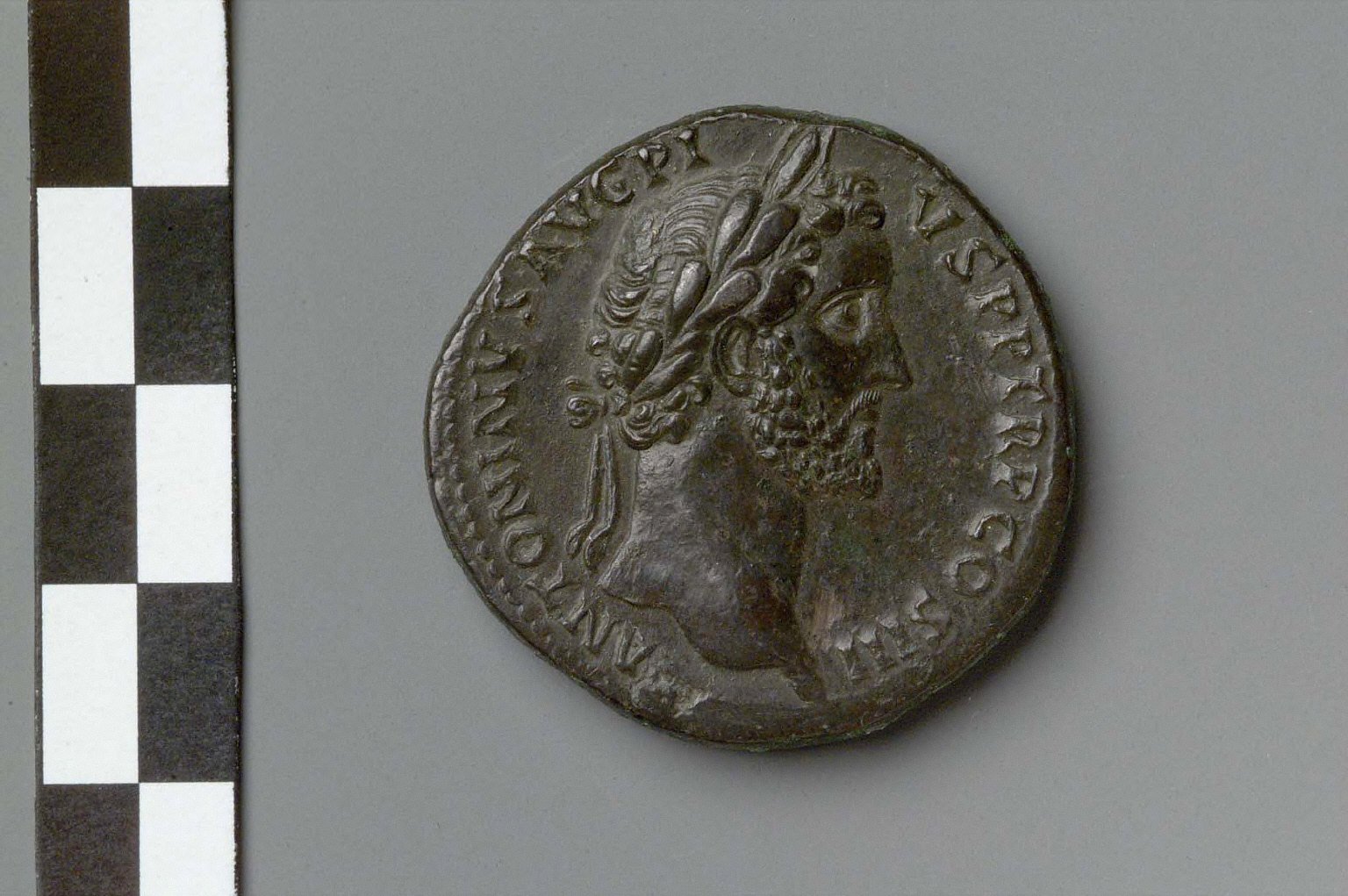 Sestertius with head of Antoninus Pius