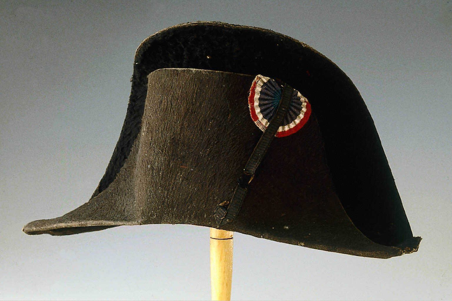 Man's bicorne hat with tricolor cockade