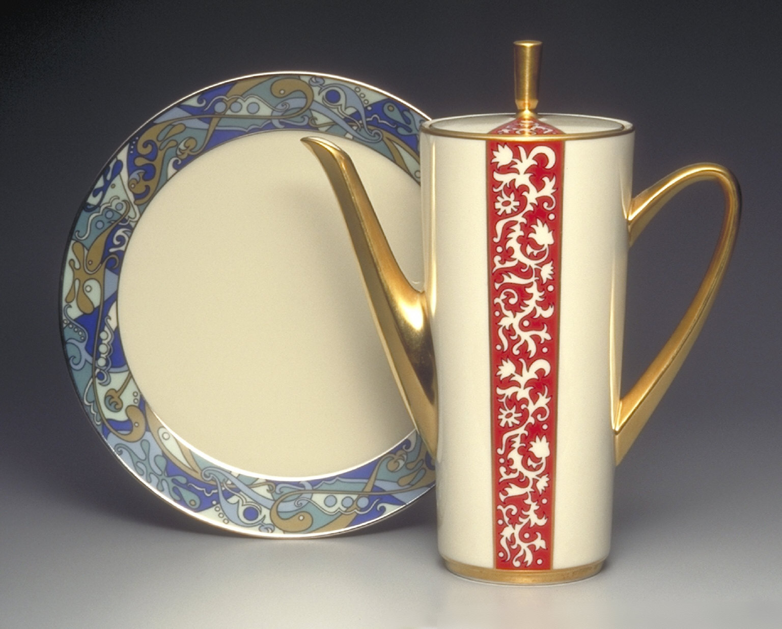 'Innovation' shape coffeepot with 'Firesong' pattern decoration