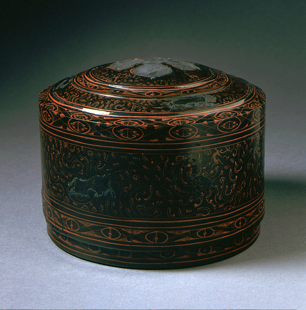 Lidded Cosmetic Box (Lian) with Scrolling Clouds and Supernatural Creatures