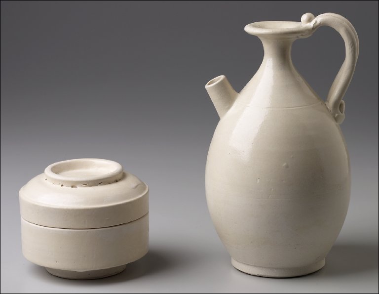 Ewer and covered bowl